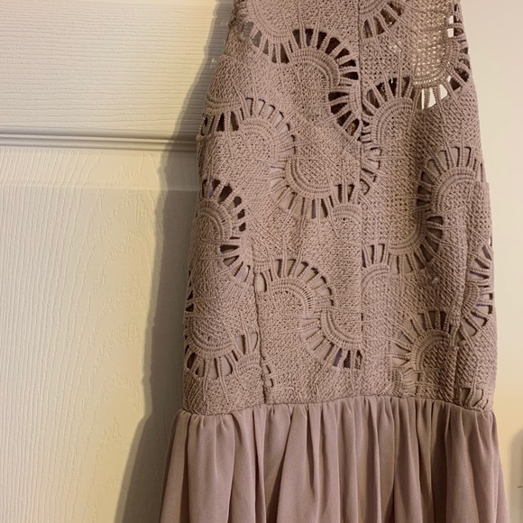 A blush, taupe-y floor length maxi dress - Picture 4 of 4